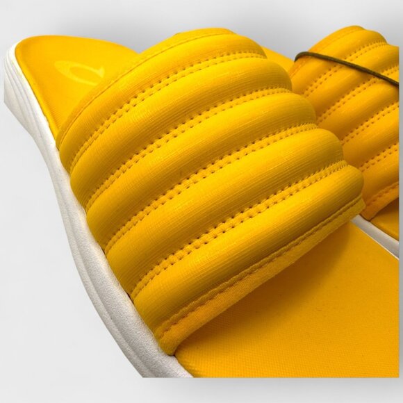 OluKai Komo Slide Sandals Yellow Hibiscus Men's Size 10 NWT No Box Lightweight - Picture 11 of 11